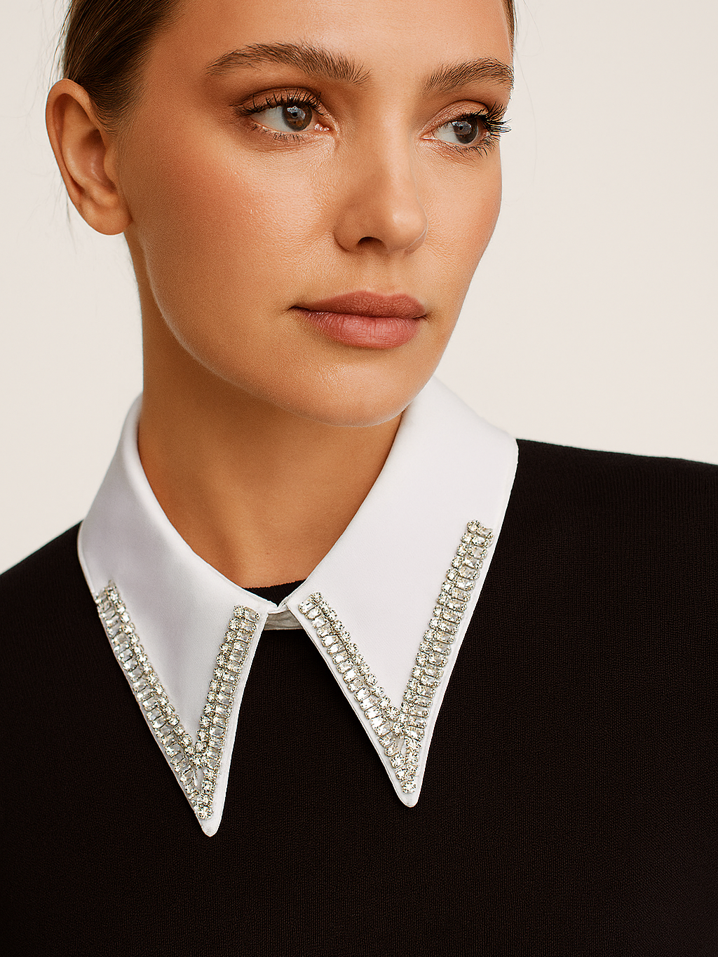 Pearl Decor Crystal Collar