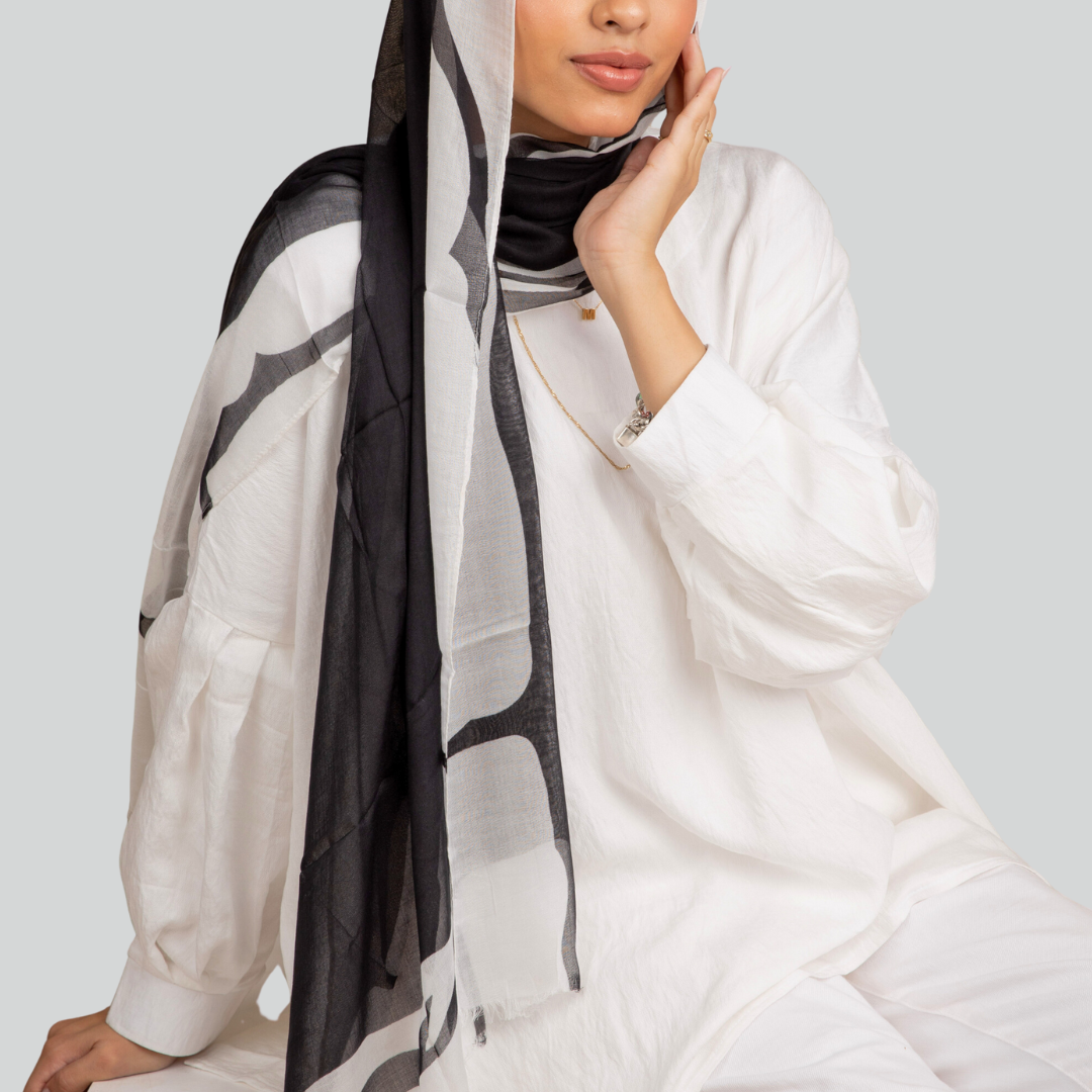 Sale hijab of Kuwait lady