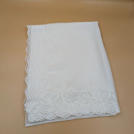 Chiffon scarf with L lace stitching