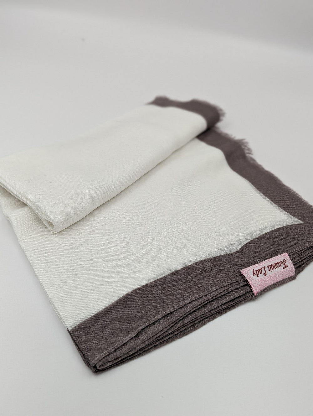 Frame border Linen scarf Kuwait lady