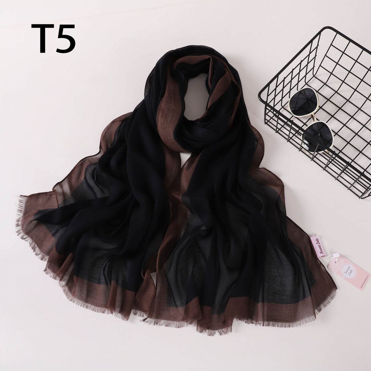 Frame border  Linen scarf Kuwait lady